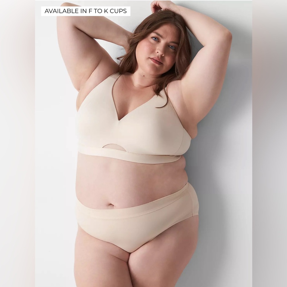 2/$25 Cacique Comfort Bliss Lightly Lined No-Wire Bra in floral 38I, EUC